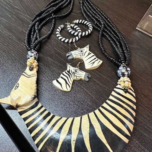 Statement zebra bib-style necklace and two sets of earrings bundle!! - Picture 16 of 16